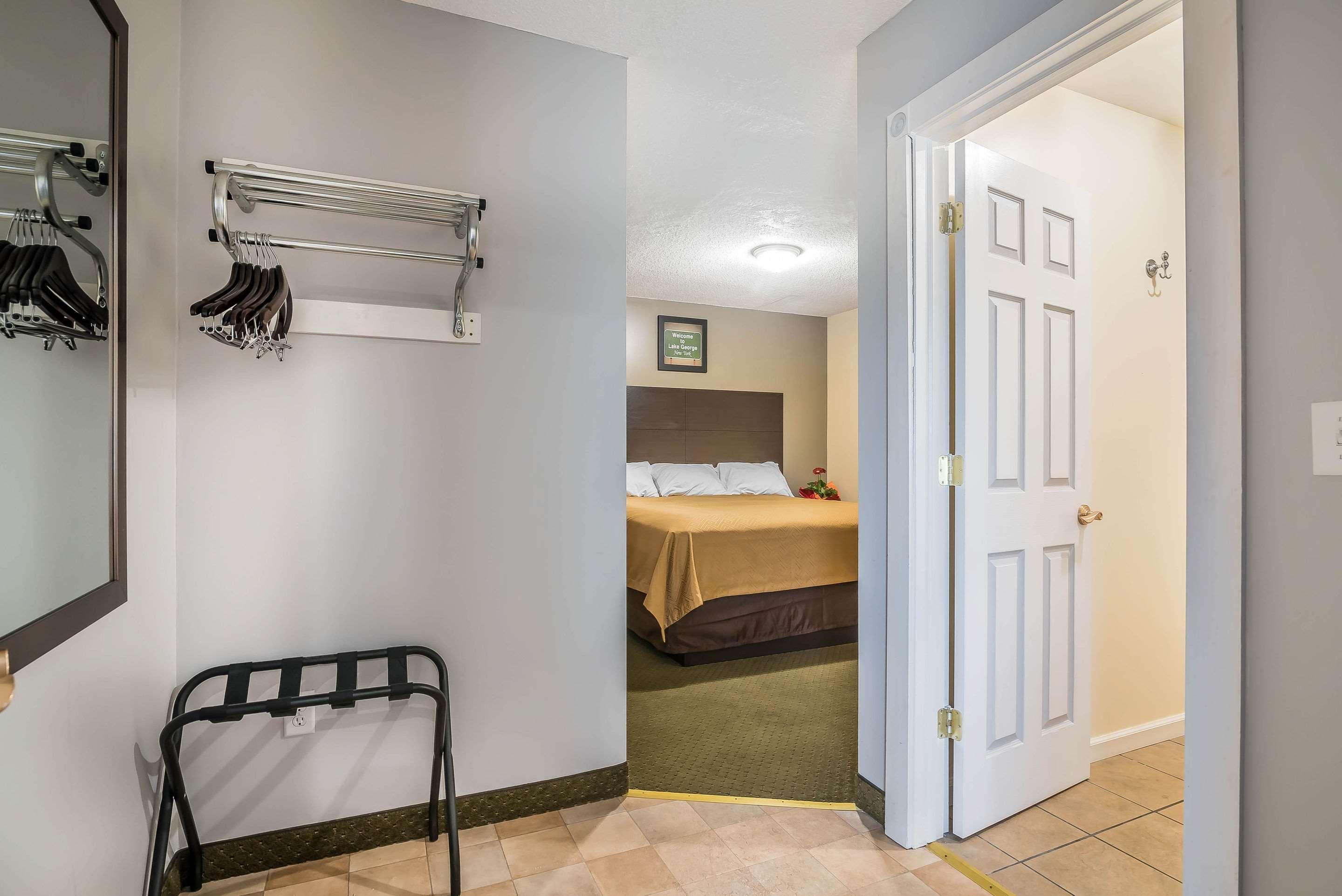 Rodeway Inn Lake George Outlets المظهر الخارجي الصورة