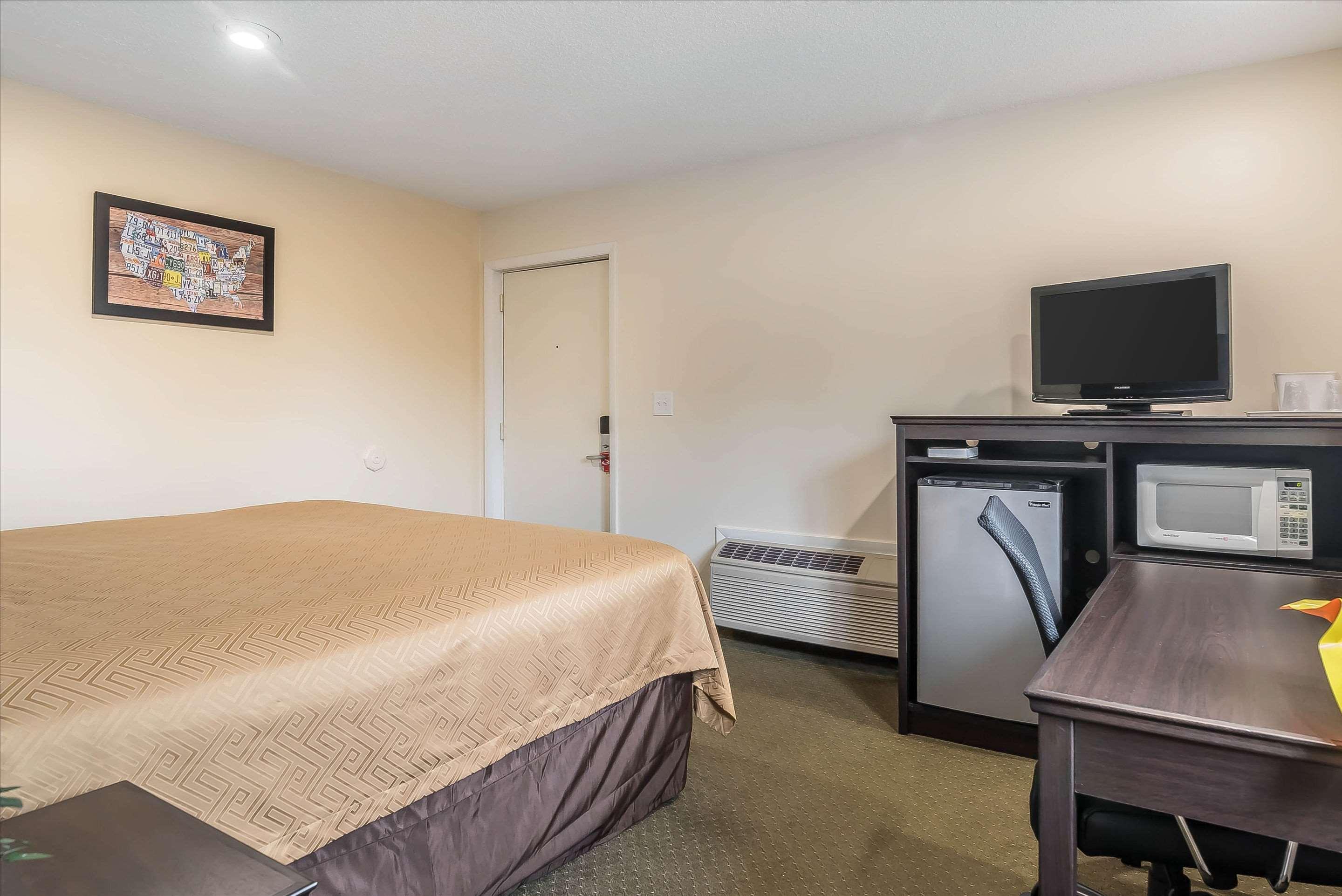 Rodeway Inn Lake George Outlets المظهر الخارجي الصورة