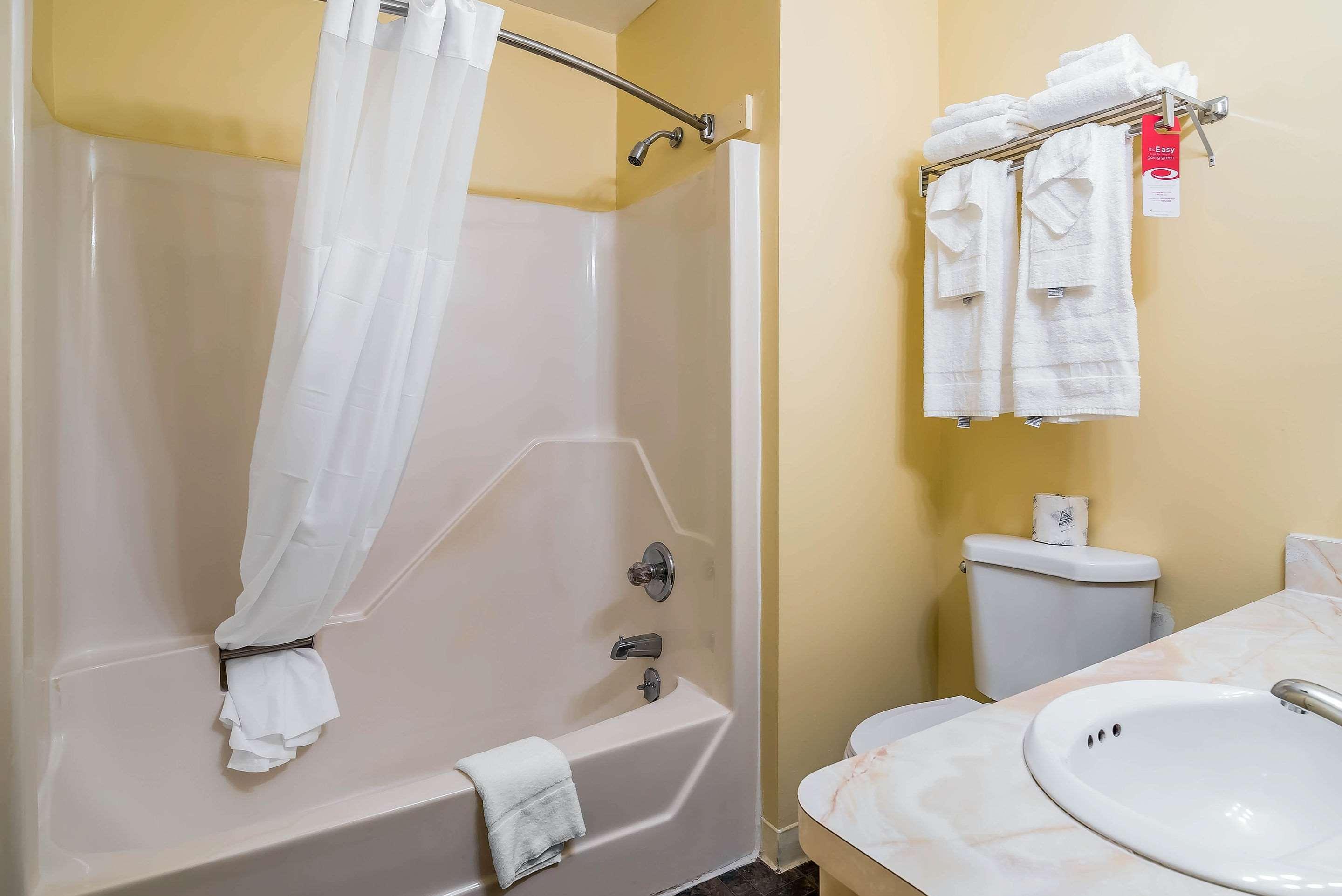 Rodeway Inn Lake George Outlets المظهر الخارجي الصورة
